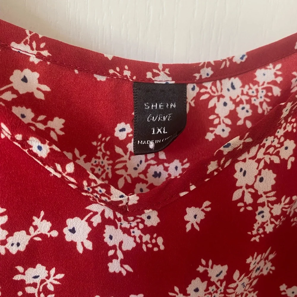 SHEIN Red and White Camisole with Spaghetti Straps - Picture 2 of 3